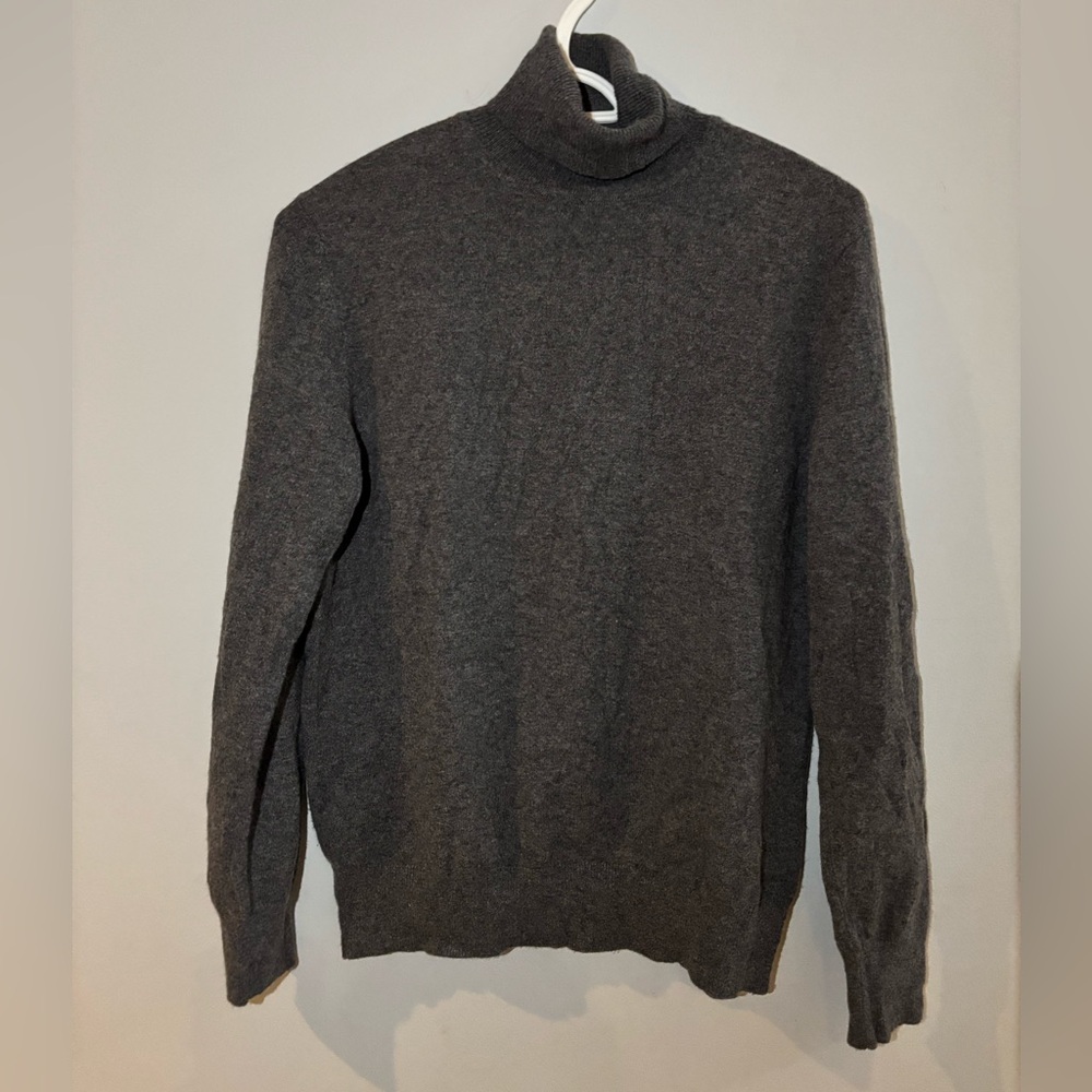 Holt Renfrew 100% Cashmere Turtleneck Sweater Classic Gray Size Medium Luxury
